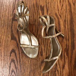 EUC Gianni Bini gold t-strap heels